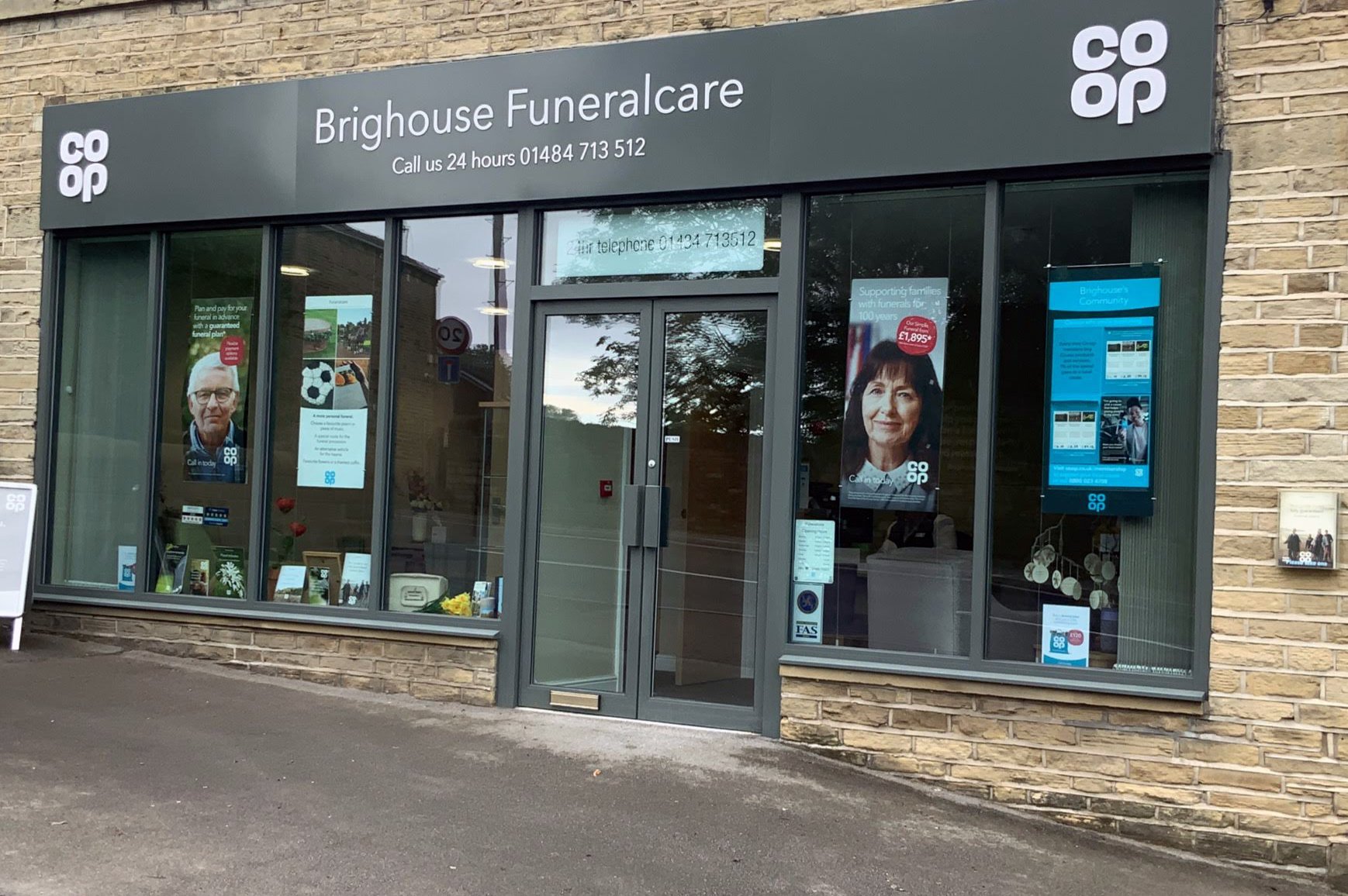 Coop Funeralcare, Brighouse, West Yorkshire er UK